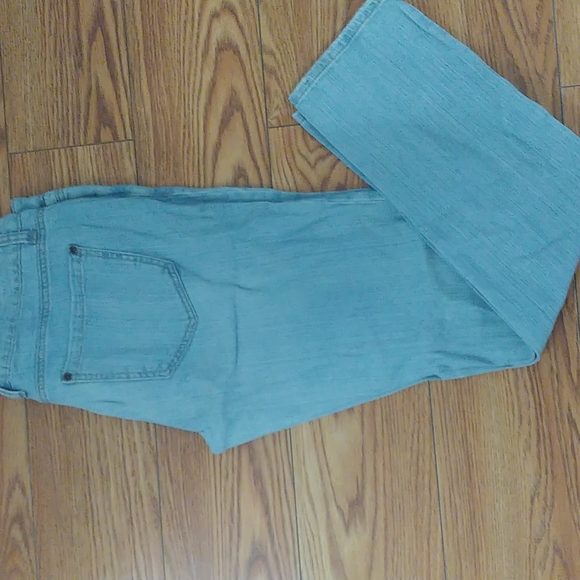 Forever 21 Woman denim jean SIZE 30 - Picture 2 of 2